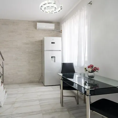 Smart Duplex Apartment *