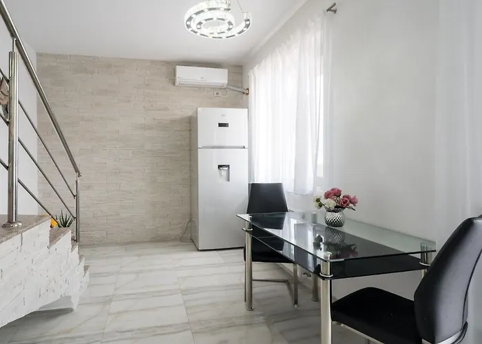 Smart Duplex Apartment *